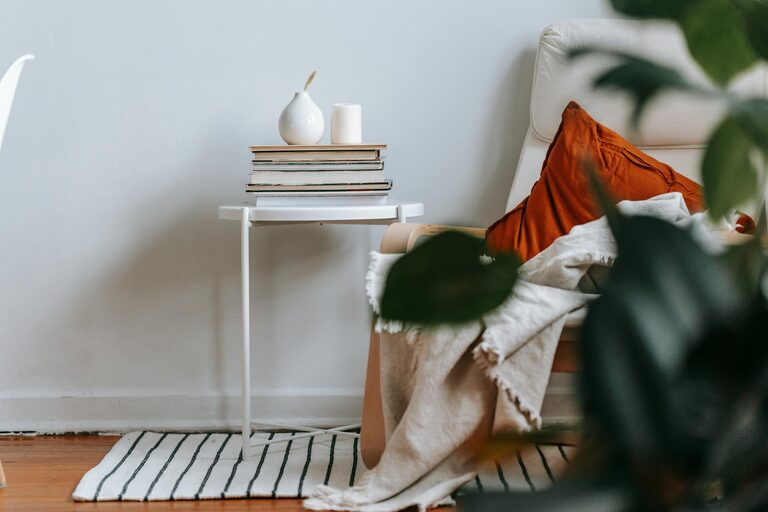 Tips for Creating a Cozy and Inviting Living Room Space